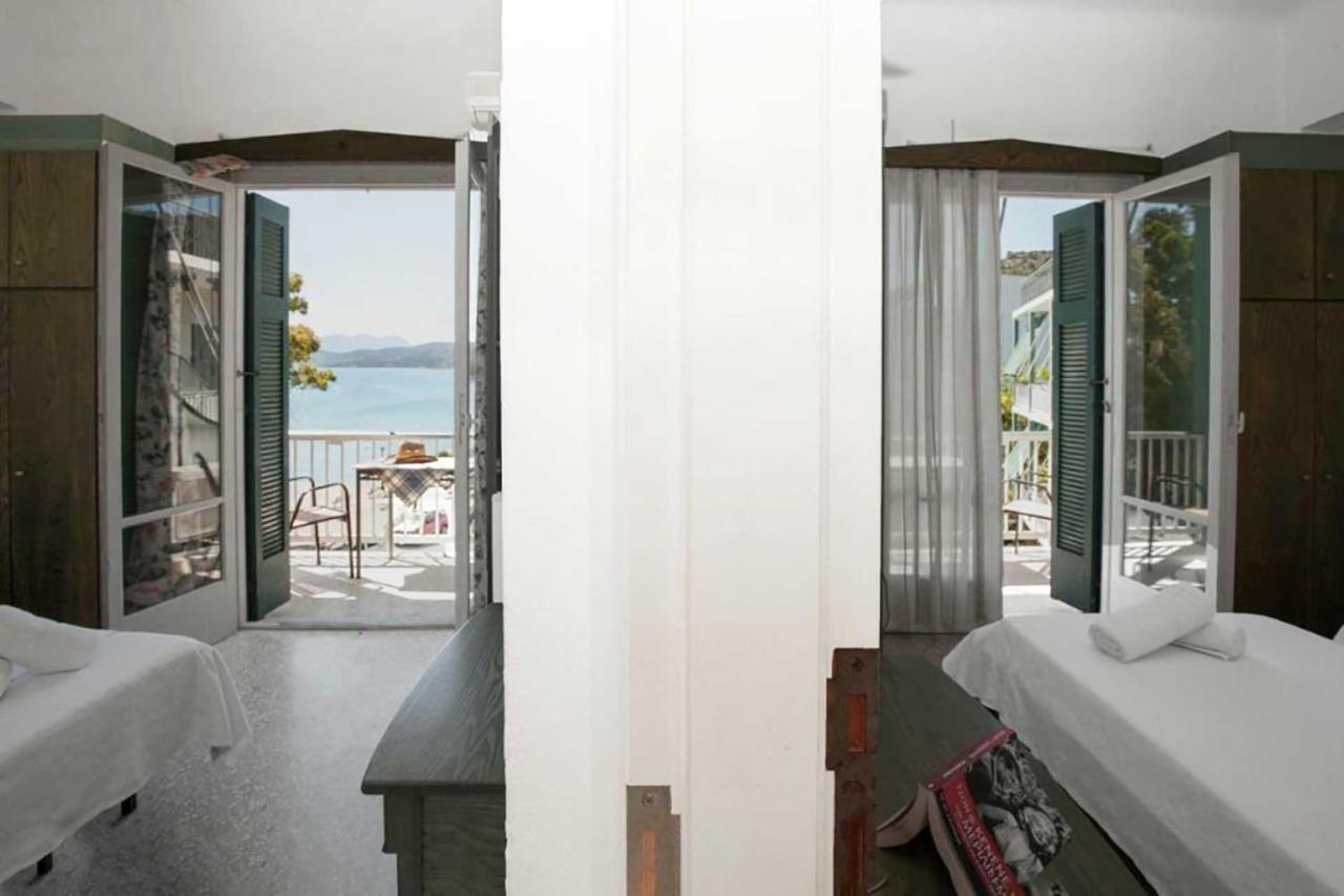 Ancora Hotel Poros Town Exterior foto